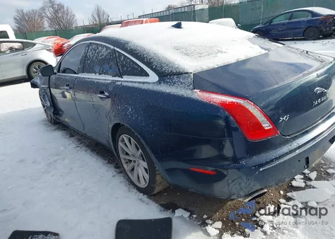 2013 Jaguar Xj z USA, uszkodzony, nr VIN SAJWJ1CD5D8V50816